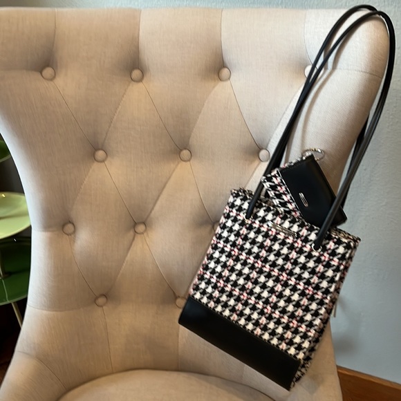 Nine West handbag with keychain wallet - Picture 6 of 6